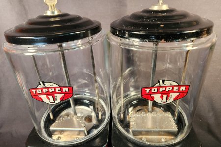 VICTOR TOPPER TWIN "FAT CYLINDER" VENDORS 