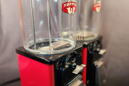 VICTOR TOPPER TWIN "FAT CYLINDER" VENDORS 