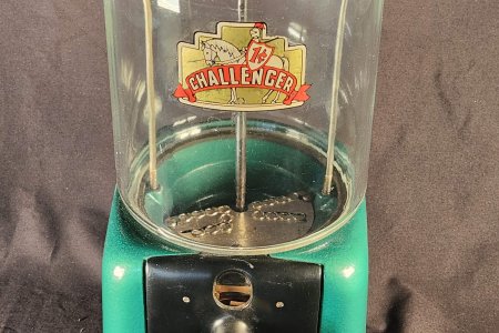 VICTOR CHALLENGER with "FAT CYLINDER" GLOBE AND DECAL