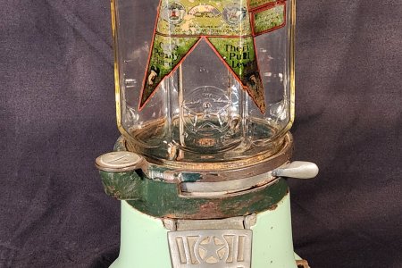 COLUMBUS MODEL M VENDOR WITH OCTAGON GLOBE