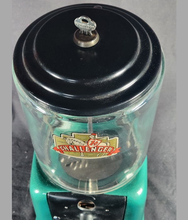 VICTOR CHALLENGER with "FAT CYLINDER" GLOBE AND DECAL