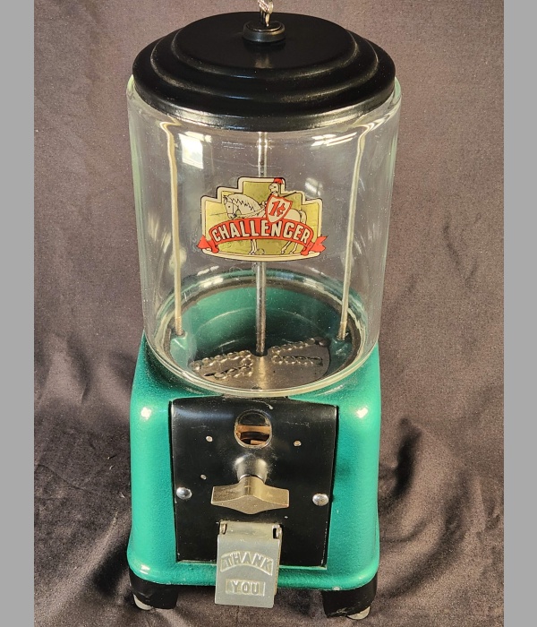 VICTOR CHALLENGER with "FAT CYLINDER" GLOBE AND DECAL